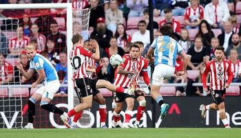 Sunderland vs Huddersfield Town (01:45 – 27/08) | Xem lại trận đấu